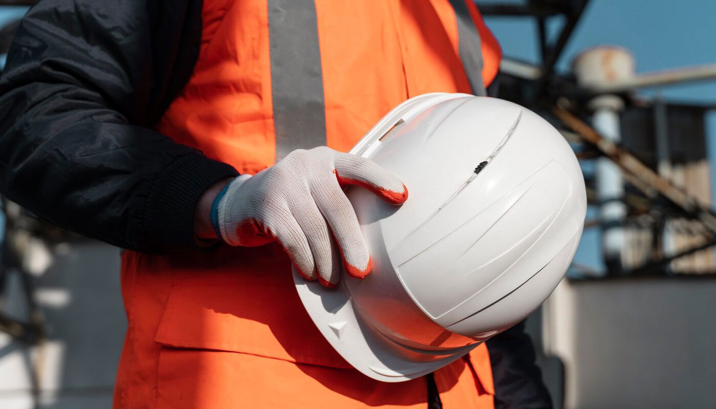 Studio Amich Consulting Engineers da anni cura tutte le problematiche inerenti la sicurezza sul lavoro, aiutando le Aziende ad ottemperare agli obblighi di legge previsti dal D. Lgs. 81/08 e s.m.i., nonché a sviluppare una cultura organizzativa in tema di prevenzione.