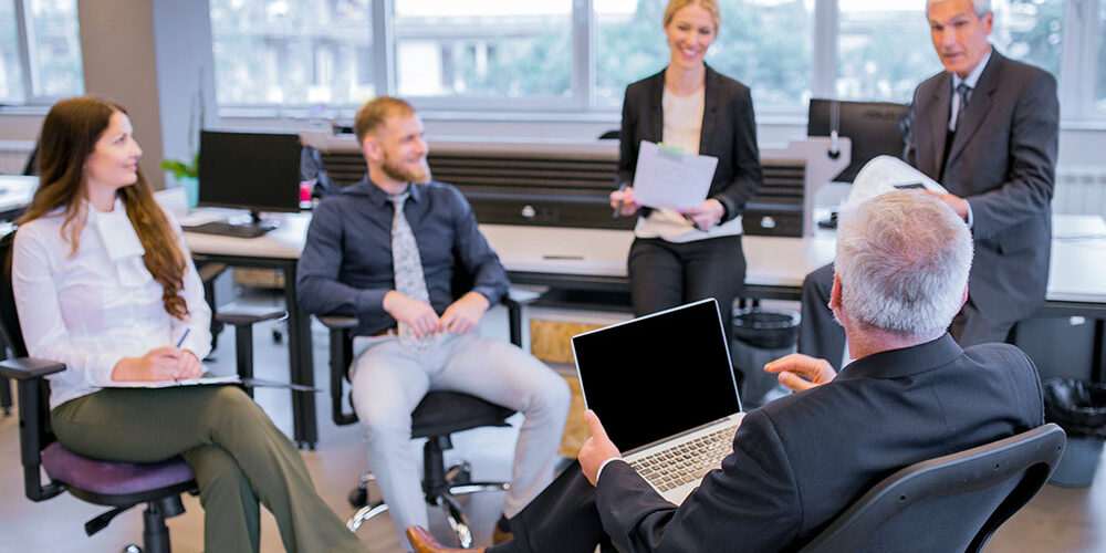 Premessa Studio Amich organizza corsi in ambito Sicurezza sul lavoro (D. Lgs. 81/08) per tutte le tipologie di aziende, nonchè corsi di aggiornamento obbligatorio.  Lo Studio è accreditato per erogare i corsi obbligatori in ambito Sicurezza sul Lavoro (D. Lgs. 81/08) e per il rilascio dei relativi attestati, validi su tutto il territorio nazionale.  Destinatari del corso: Dipendenti di tutte le aziende (a grado di rischio basso, medio, alto), in conformità a quanto previsto dall'art. 37 del T.U. D. Lgs. 81/08 e s.m.i.  Sede del corso: Direttamente presso la tua azienda o in aula.  Durata del corso: è conforme a quanto stabilito dalla legge  Metodologia didattica: La parte teorica del corso è erogata attraverso proiezione di slides con il commento di Docenti Professionisti in materia di Sicurezza sul Lavoro (D. Lgs. 81/08 e s.m.i.)  (così come indicato dagli accordi in Conferenza unificata Stato Regioni del 21/12/2011 e del 22/02/2012), Formatori Qualificati (ai sensi del Decreto Interministeriale 03 Marzo 2013);   Il corso comprende esercitazioni e relative discussioni, nel rispetto del monte ore complessivo prefissato per ogni modulo.  Alla fine del corso viene rilasciato materiale didattico in fomato pdf.  Rilascio e Validità attestati: Gli attestati sono rilasciati ad esito positivo del test di valutazione e hanno validità di legge su tutto il terrirorio nazionale.